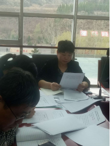 4.10中共山西聚義實業(yè)集團(tuán)鑫融、新型、富康黨支部召開“改革創(chuàng)新 奮發(fā)有為”大討論專題民主組織生活會709.png